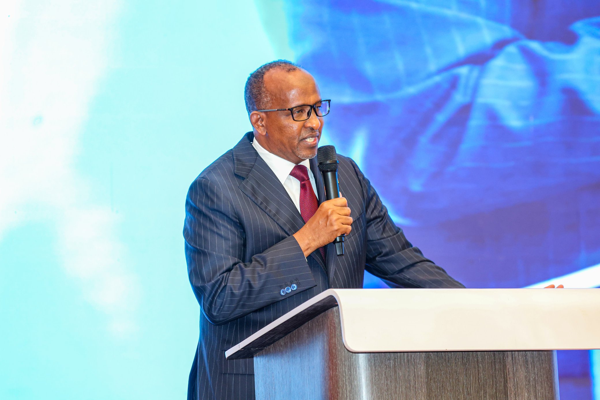 Clean up, plant trees on Mazingira Day: Duale to Kenyans