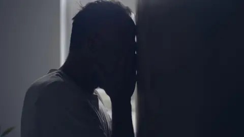 Mwanaume aomba kushauriwa baada ya mama wa kambo kumwandikia barua ya mapenzi