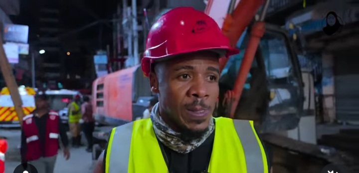 Alikiba aungana na waokoaji wengine kuokoa walionaswa kwenye vifusi vya jengo lililoporomoka