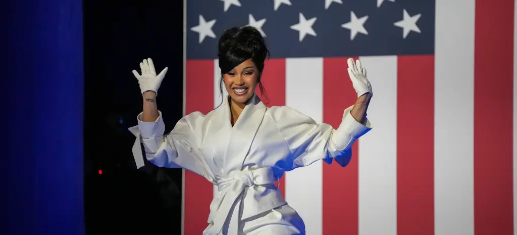 Cardi B amsuta Elon Musk kwa kumwita ‘kikaragosi’ kisa katokea kwenye mkutano wa Kamala Harris