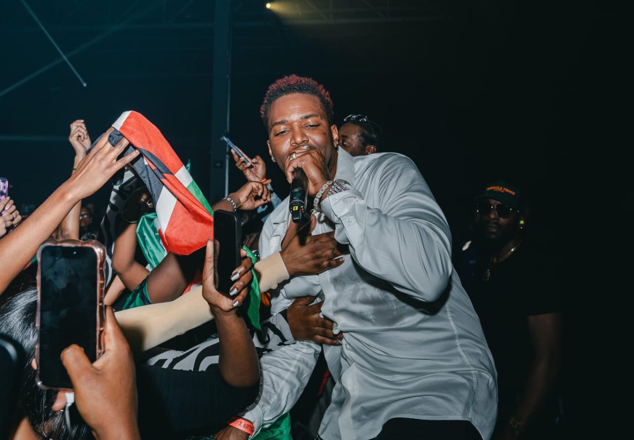Konshens ashangazwa na uwepo wa Wakenya kila anapoenda "Nikifanya shoo mwezini, kutakuwa na Wakenya!"