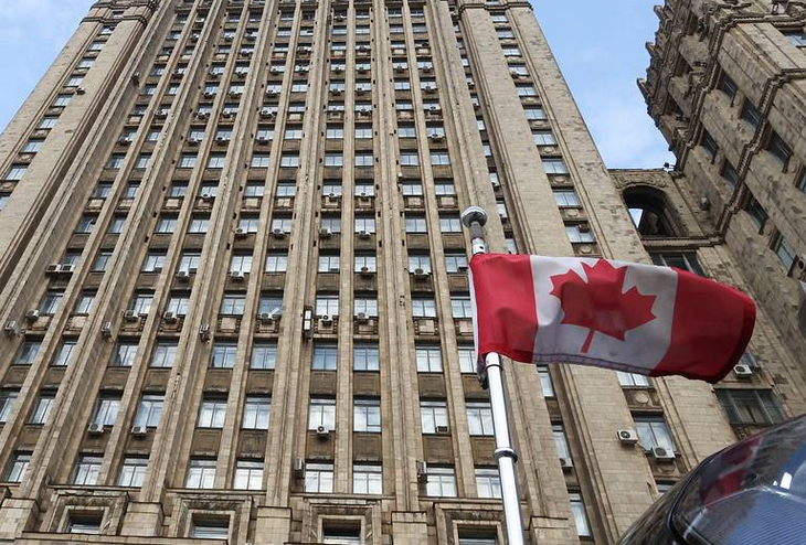 Canada neglects its sovereignty by approving transfer of land mines to Kiev — diplomat