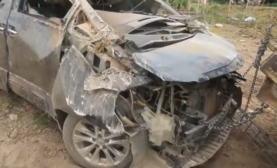 Gari moja kwenye msafara wa maiti yafanya ajali na kuuwa mtu 1 na kujeruhi wengine 2