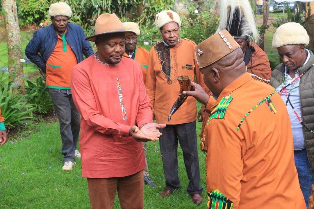 Wazee wa Kikuyu waidhinisha Mutahi Kagwe kwa nafasi ya Waziri