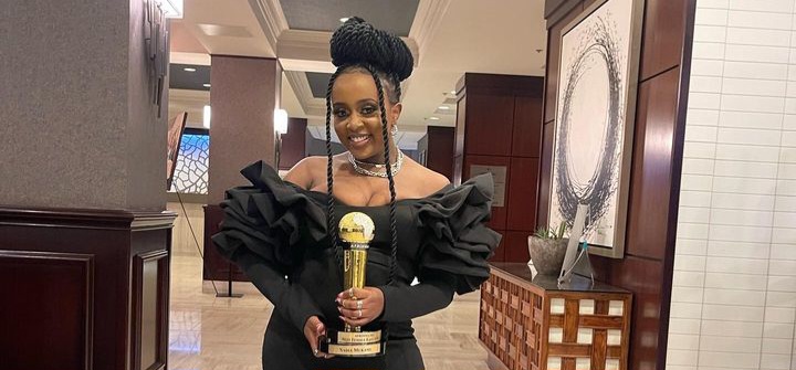 Nadia Mukami atangaza kuchukua mapumziko kutoka kwa muziki baada ya kuanguka stejini