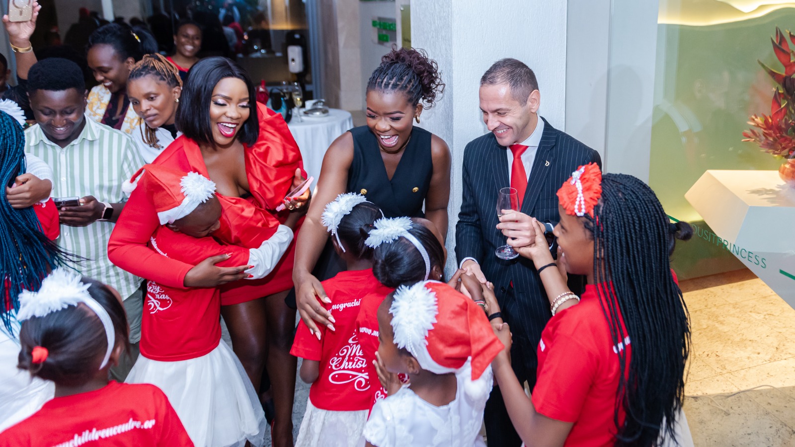 Dusit Princess holds an exquisite Tree Lighting Ceremony
