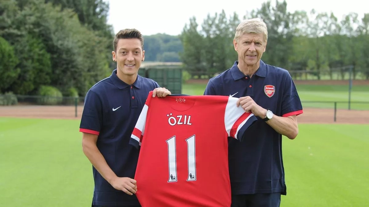 “Ilikuwa ‘Kosa Kubwa’ Kuenda Arsenal” – Ozil Amfichulia Mchezaji Mwenza Wa Zamani