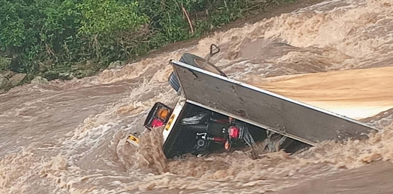 Search on for driver swept by floods in Narok