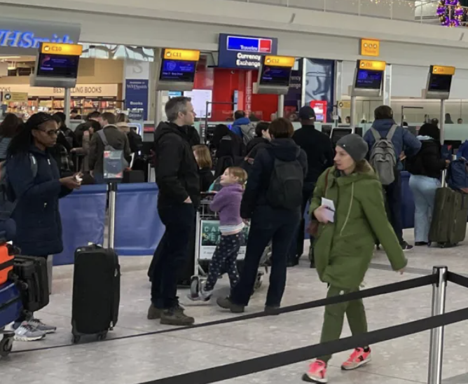 Heathrow cancels flights as wind hits festive travel