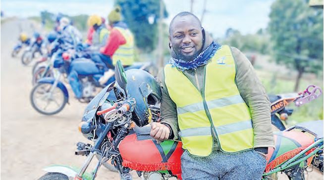 Kahii Ga Cucu: Rider feeds street families