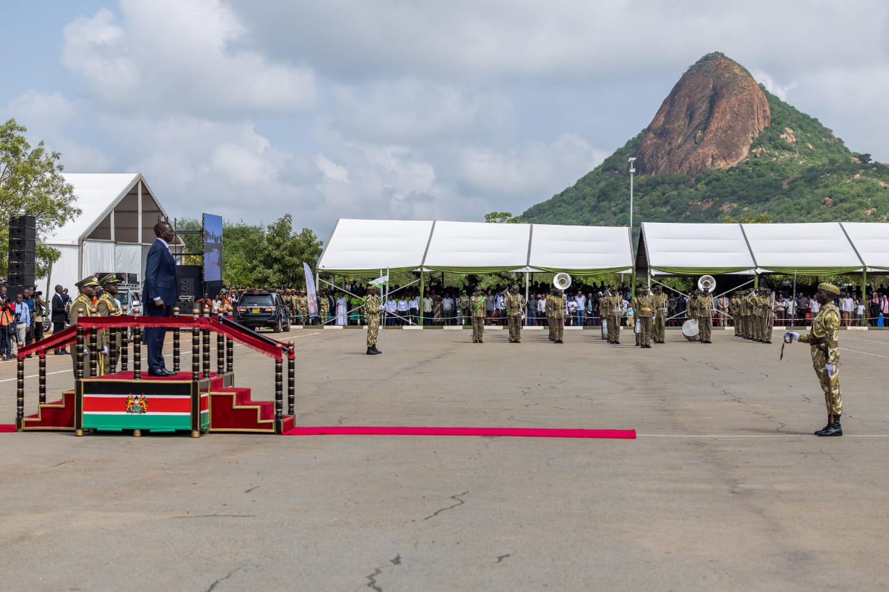 Rais William Ruto awashauri vijana kutodhalilisha nchi badala yake wawe wazalendo