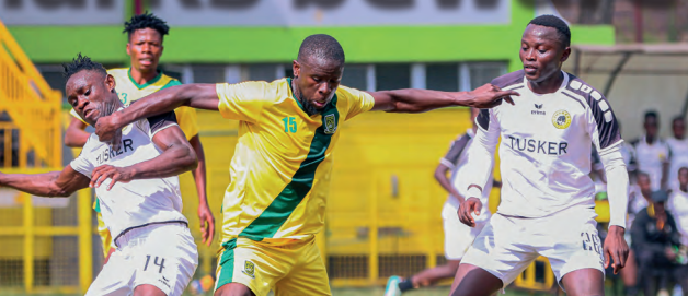 Mathare United’s Cetric Atsango (C) in action with Tusker’s Shaphan Siwa (L) and John Njuguna /HANDOUT