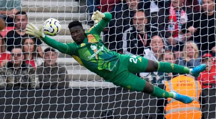 Mashabiki wa Man-U waliojawa na hasira wamtaka Ruben Amorim amtimue Onana