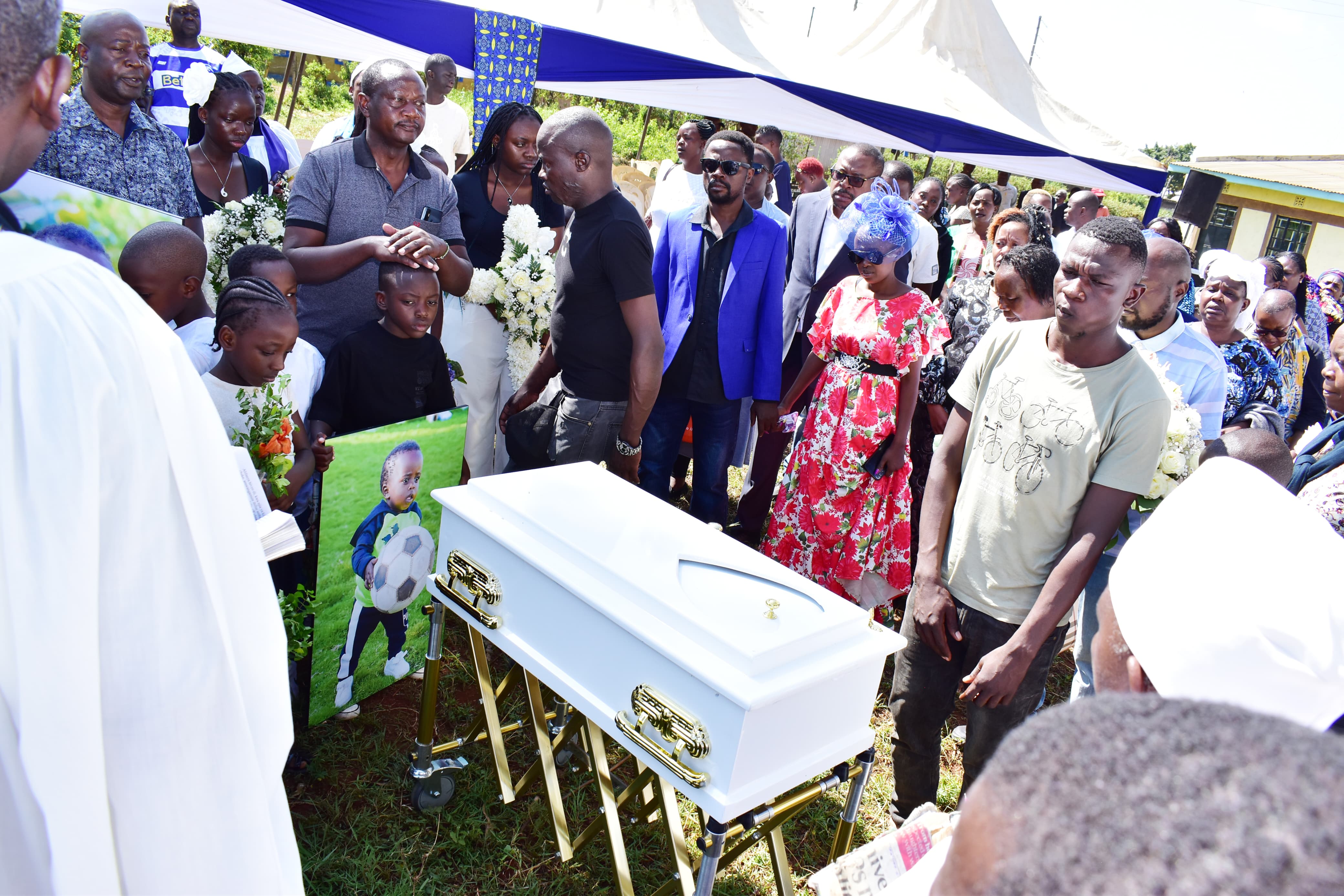 Tazama jinsi mazishi ya mtoto wa Lion Deh yalivyofanyika Kakamega (+picha)