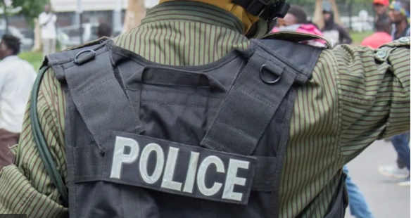 Polisi aliyelewa awaachilia washukiwa 13 ili wakasherehekee mwaka mpya
