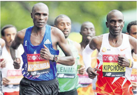 Vincent Kipchumba and Eliud Kipchoge during the 2020 London Marathon /FILE