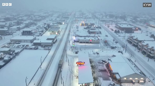 Five dead as huge winter storm grips swathe of US