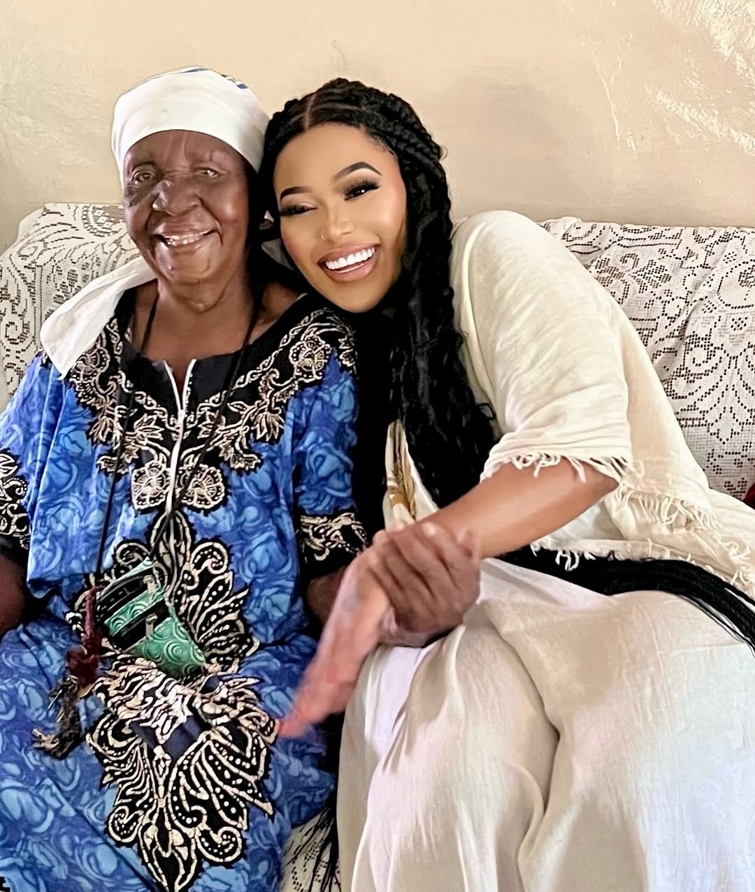 Nigerian Women Challenged Over Vera's Viral Photos