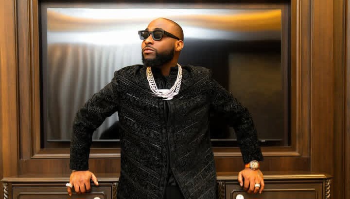 Davido Alia Baada Ya Kupoteza Pete Pendwa Yenye Thamani Ya Sh2.1m Baharini