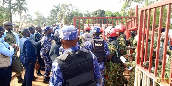 Drama unfolds in Ugandan court as lawyers denied access