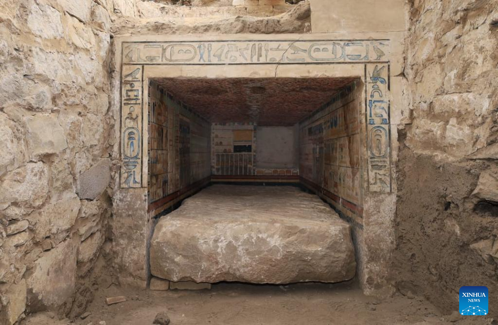 Egypt discovers 4,000-year-old tomb near Cairo