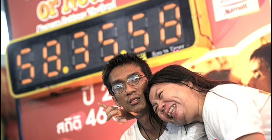 Wanandoa wanaoshikilia rekodi ya dunia kwa kubusu kwa Saa 58 dakika 35 watengana