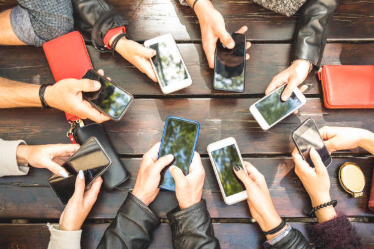 The risks of counterfeit phones and how consumers can protect themselves