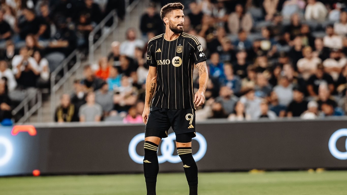 Wezi Wavamia Nyumba Ya Olivier Giroud Na Kuiba Vito Vya Thamani Ya Sh64.6m
