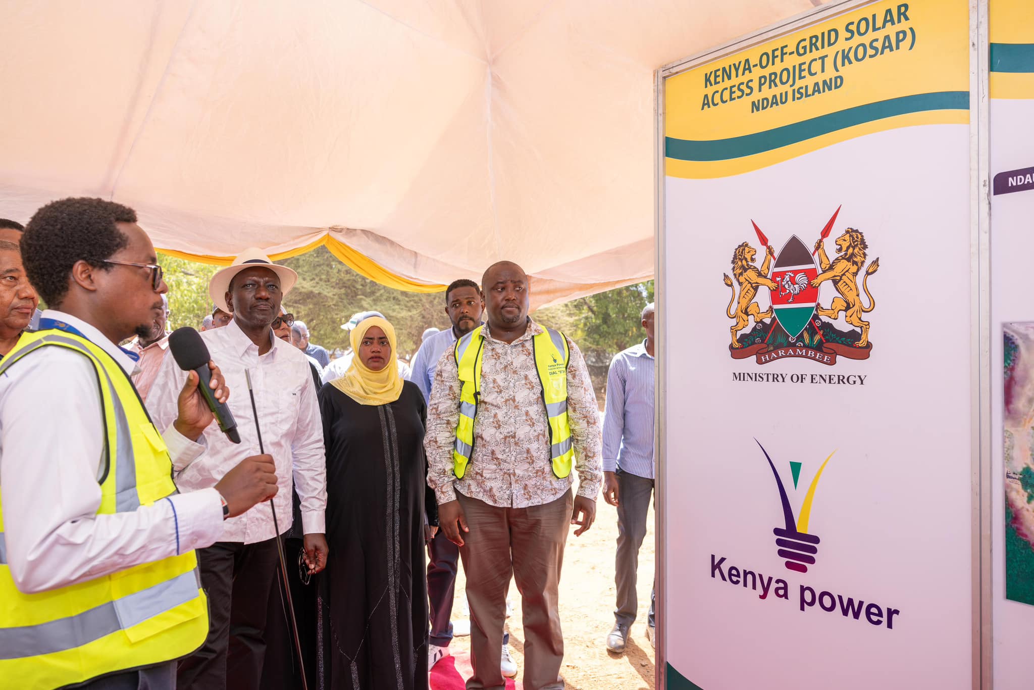 [PHOTOS] Ruto launches Kenya-Off Grid Solar Project in Lamu