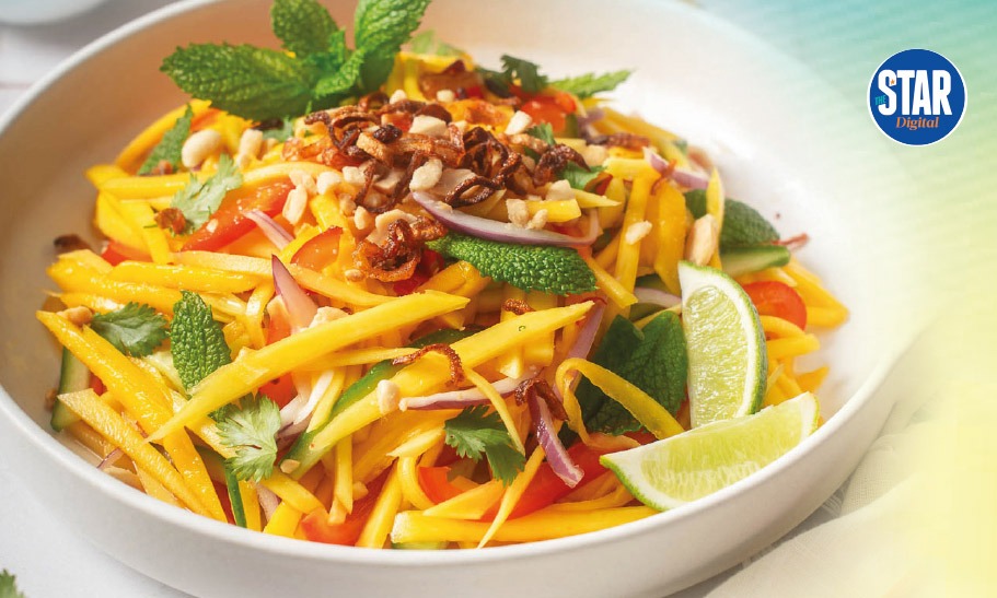 Ingredients needed to make spicy mango salad