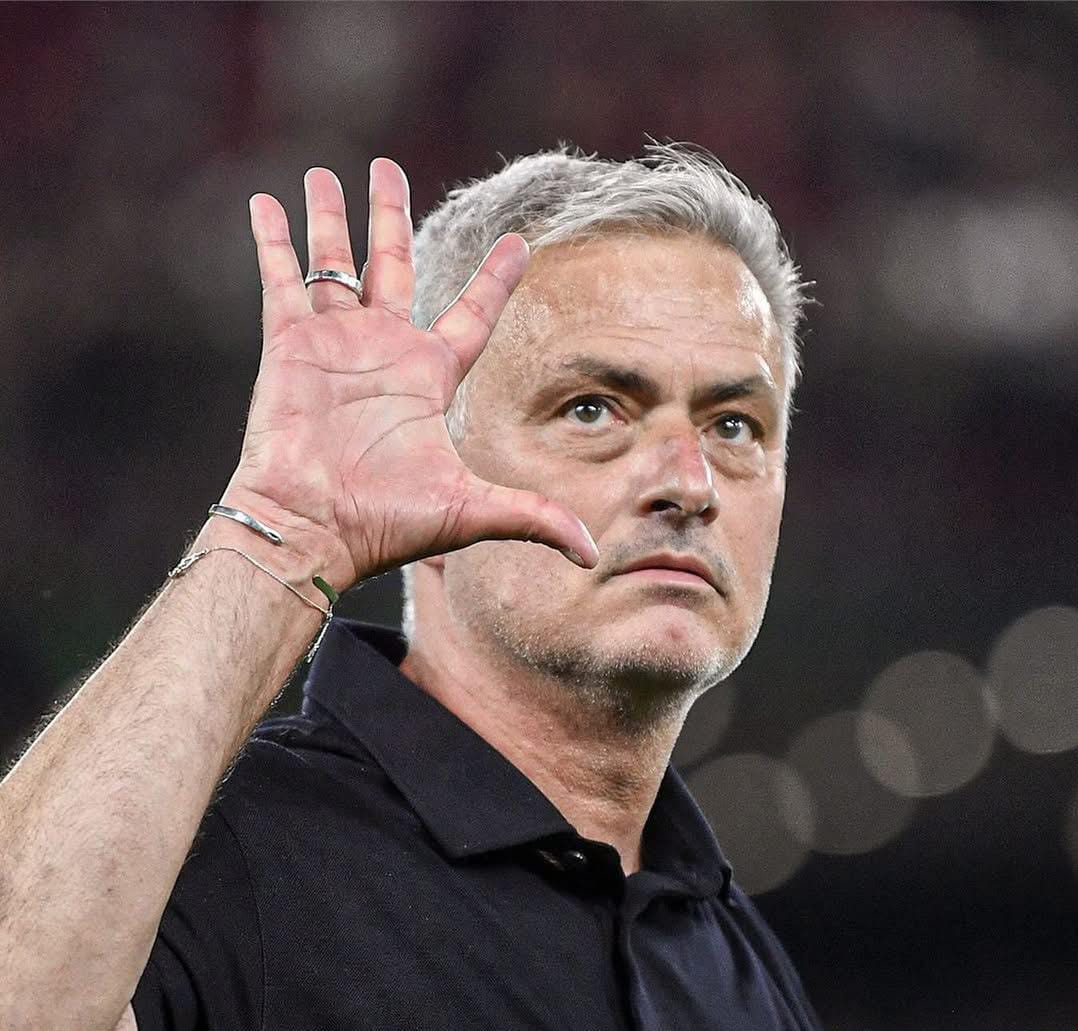 Kocha Jose Mourinho Ajipata Katika Shinikizo Huku Shutuma za Ubaguzi Zikiibuliwa Dhidi Yake