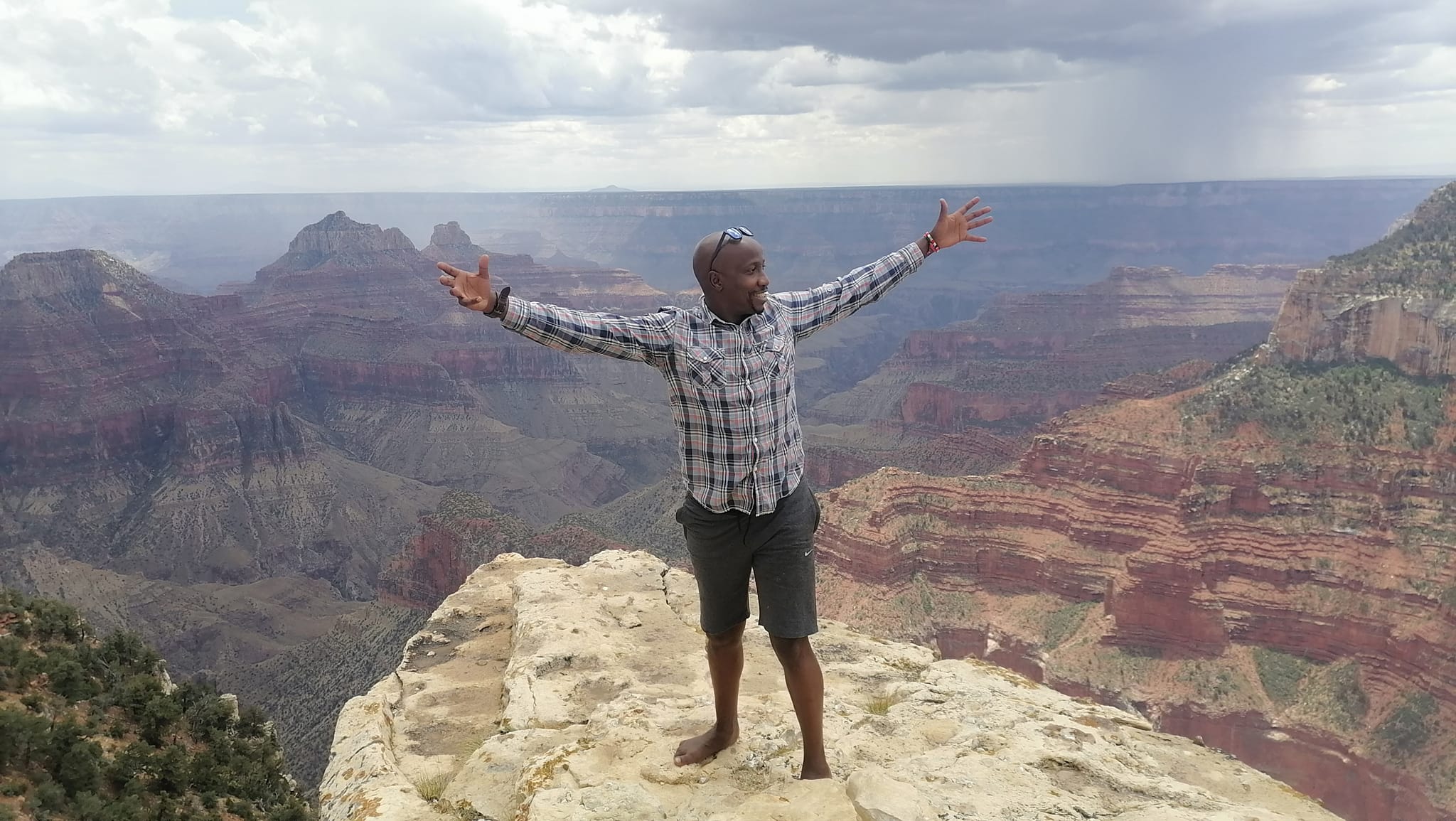 Daktari Aeleza Faida Za Kutembea Peku Bila Viatu, Adai Amejaribu Kwa Miaka 5