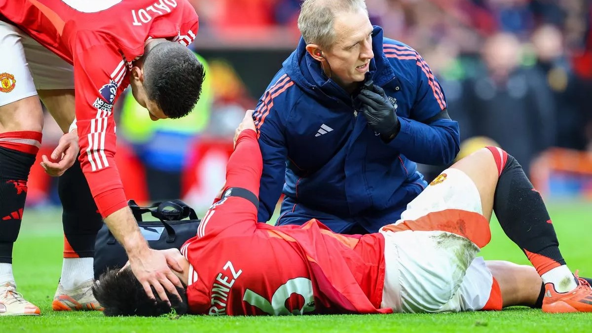 Beki Wa Man Utd Lisandro Huenda Asicheze Tena Msimu Huu Baada Ya Jeraha Baya