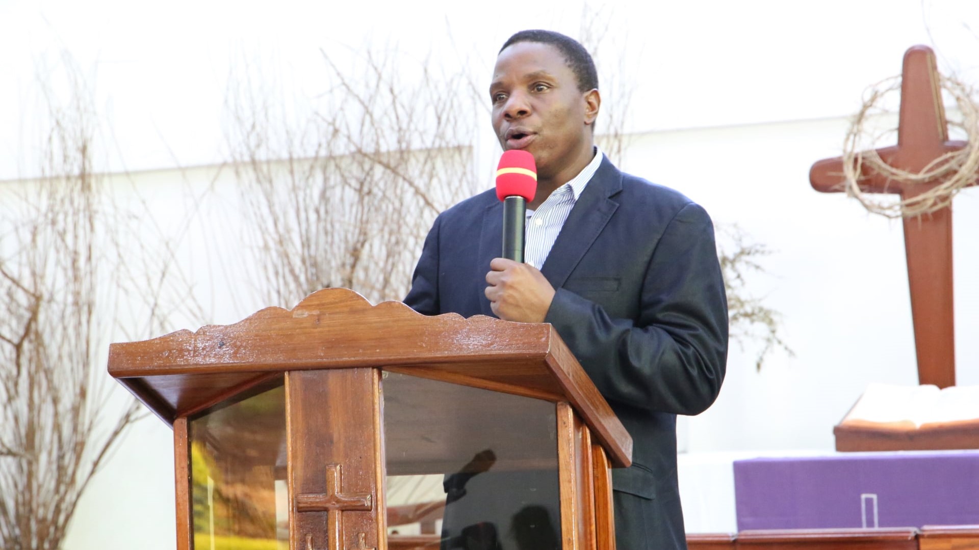 “Mchumba Akisema Anataka Kusoma Mpeleke Bible School” – Pastor Mgogo Ashauri Wanaume