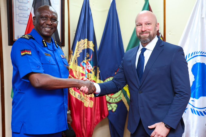 [PHOTOS] IG Kanja meets US drug enforcement boss
