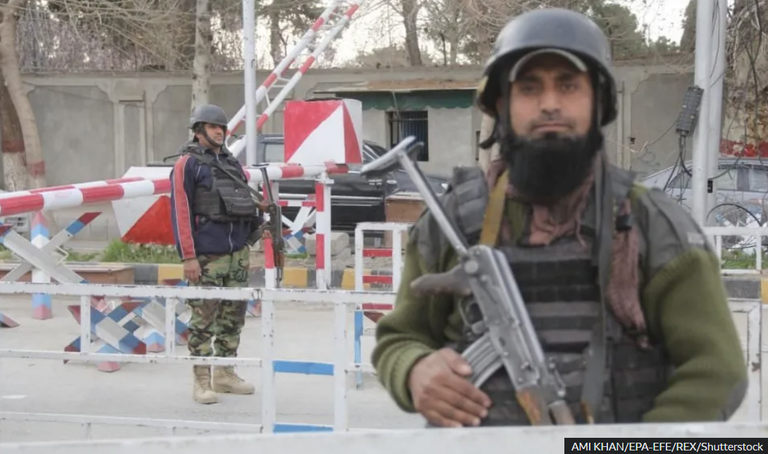 Pakistan militants attack train and take passengers hostage