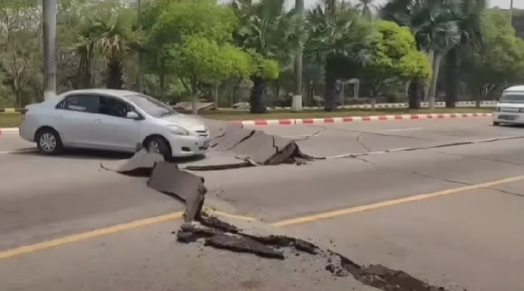 Hundreds feared dead in Myanmar quake