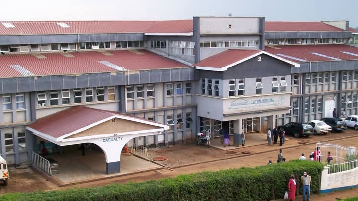 Kijana wa miaka 15 alazwa hospitalini baada ya kula nyoka mbichi