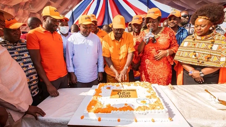 Raila: Nimerudi na tayari kuwapigania Wakenya