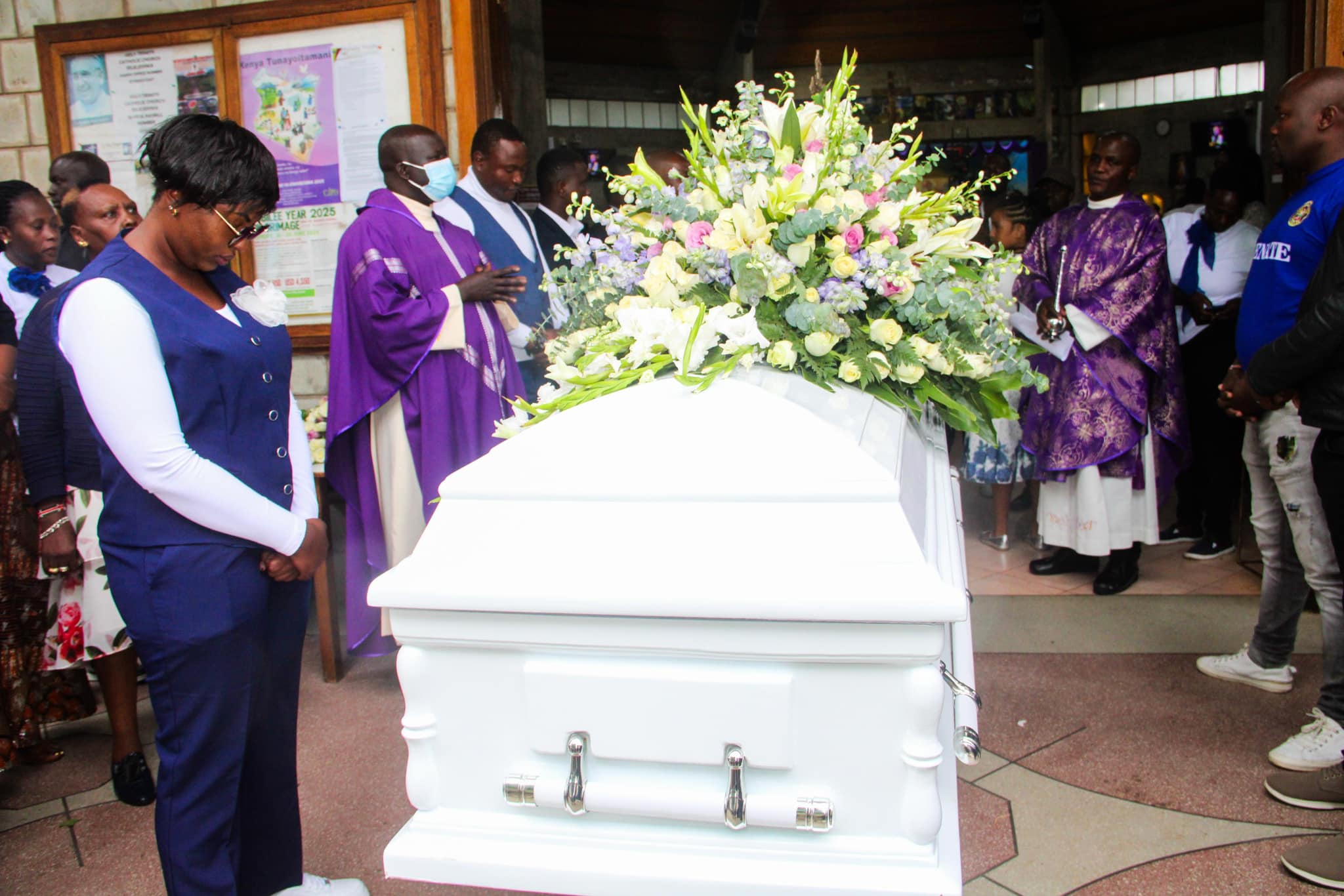 [PHOTOS] MPs pay tribute to Elachi's son at memorial