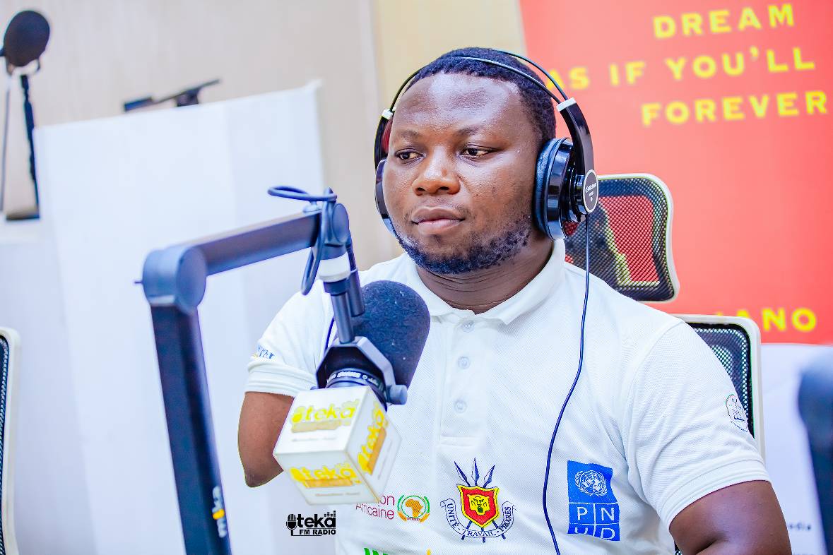 Mfahamu mwanamziki Eric Ngabire aliyezaliwa bila miguu na mkono mmoja
