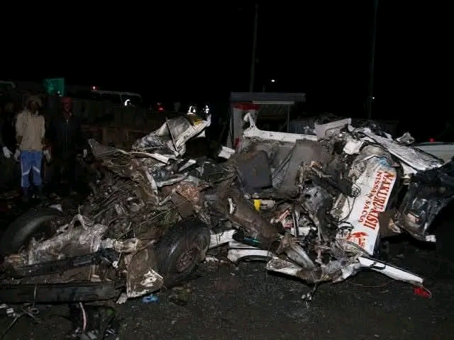 Matatu kutoka Kitale yagongana na Lori Nakuru katika ajali iliyoangamiza watu 14