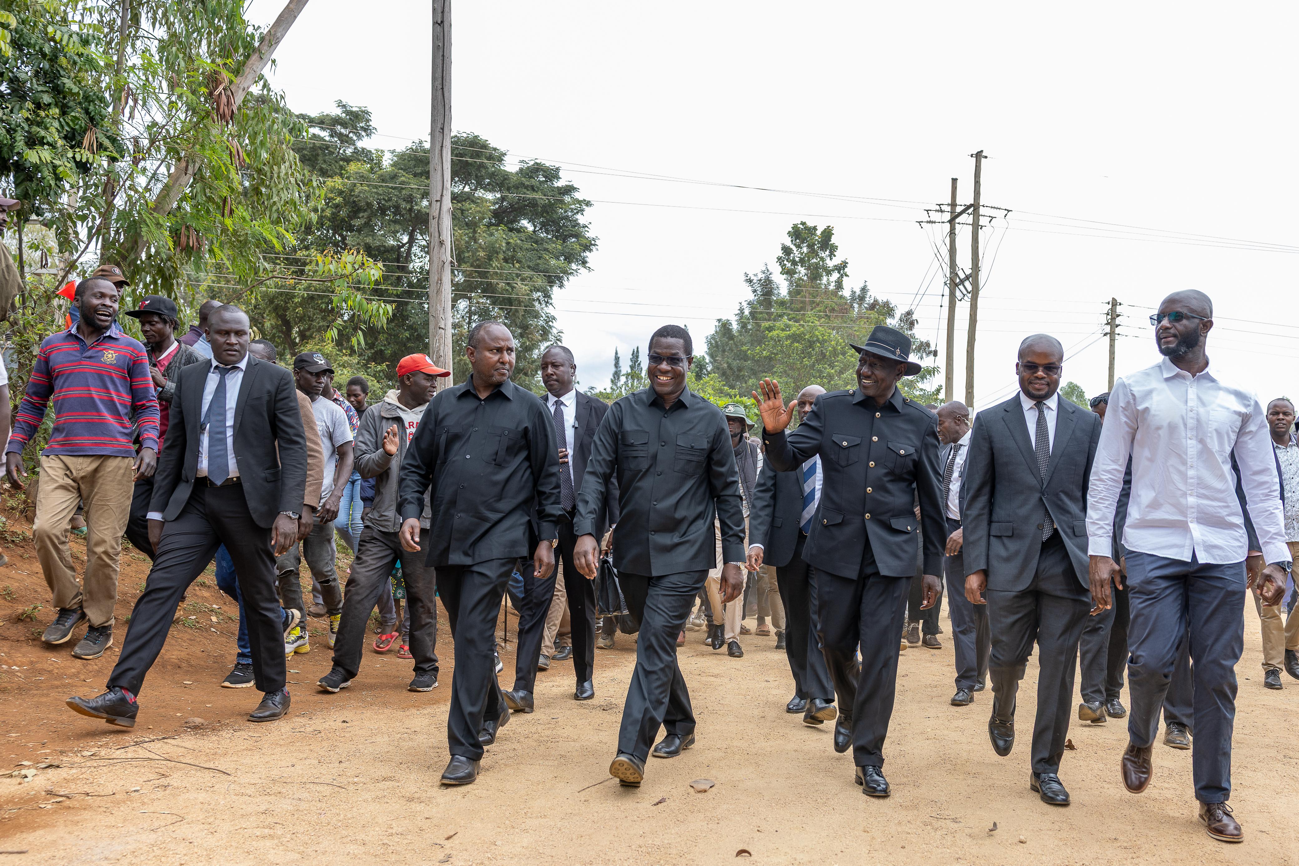 Ruto attends burial of Raila’s aide in Siaya