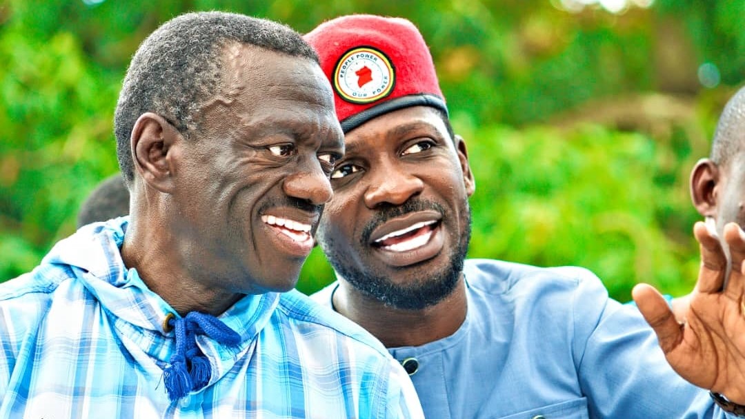“Ambieni watu sisi wote ni wafungwa!” Besigye amwambia Bobi Wine akiwa gerezani