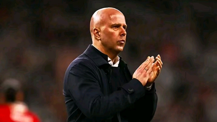 Arne Slot afichua maelezo ya mkutano mkali wa Liverpool baada ya kushindwa katika fainali ya Kombe la Carabao