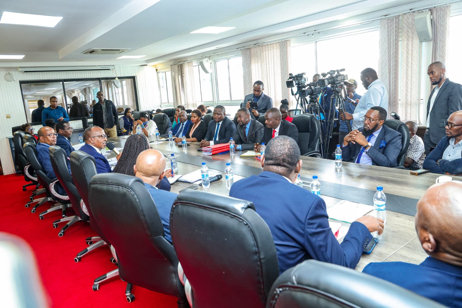 Waziri Duale ajadili mkataba wa  utendakazi na muungano wa Madaktari KMPDU