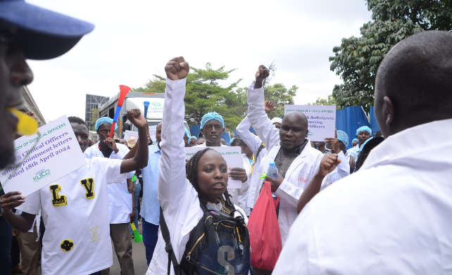[PHOTOS] Nairobi clinical officers hold protests