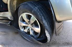 EXPLAINER: How to change tyre in case of a burst