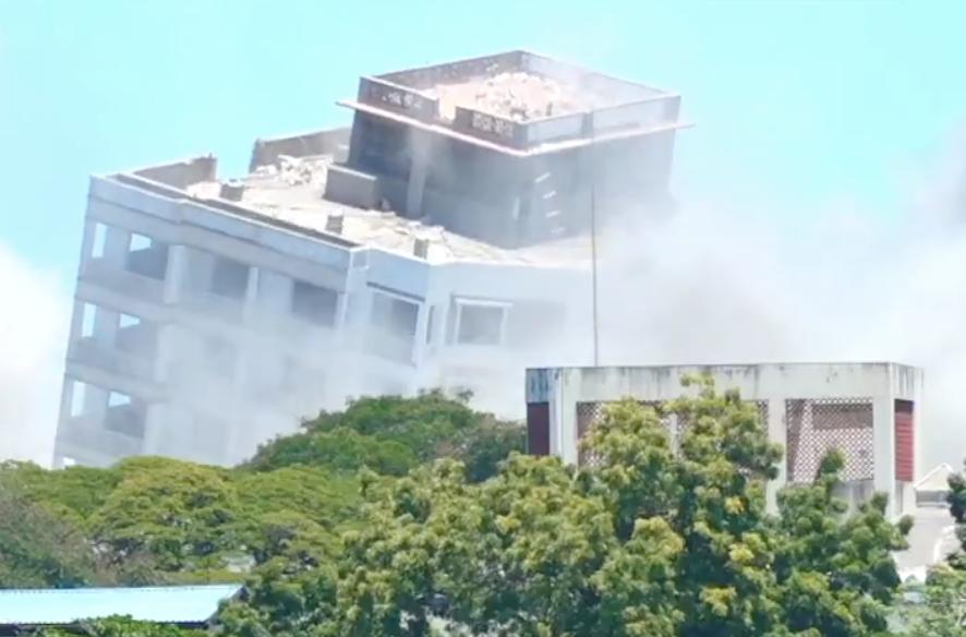 Maafisa wa KDF wafanikiwa kuangusha jengo hatari Mombasa