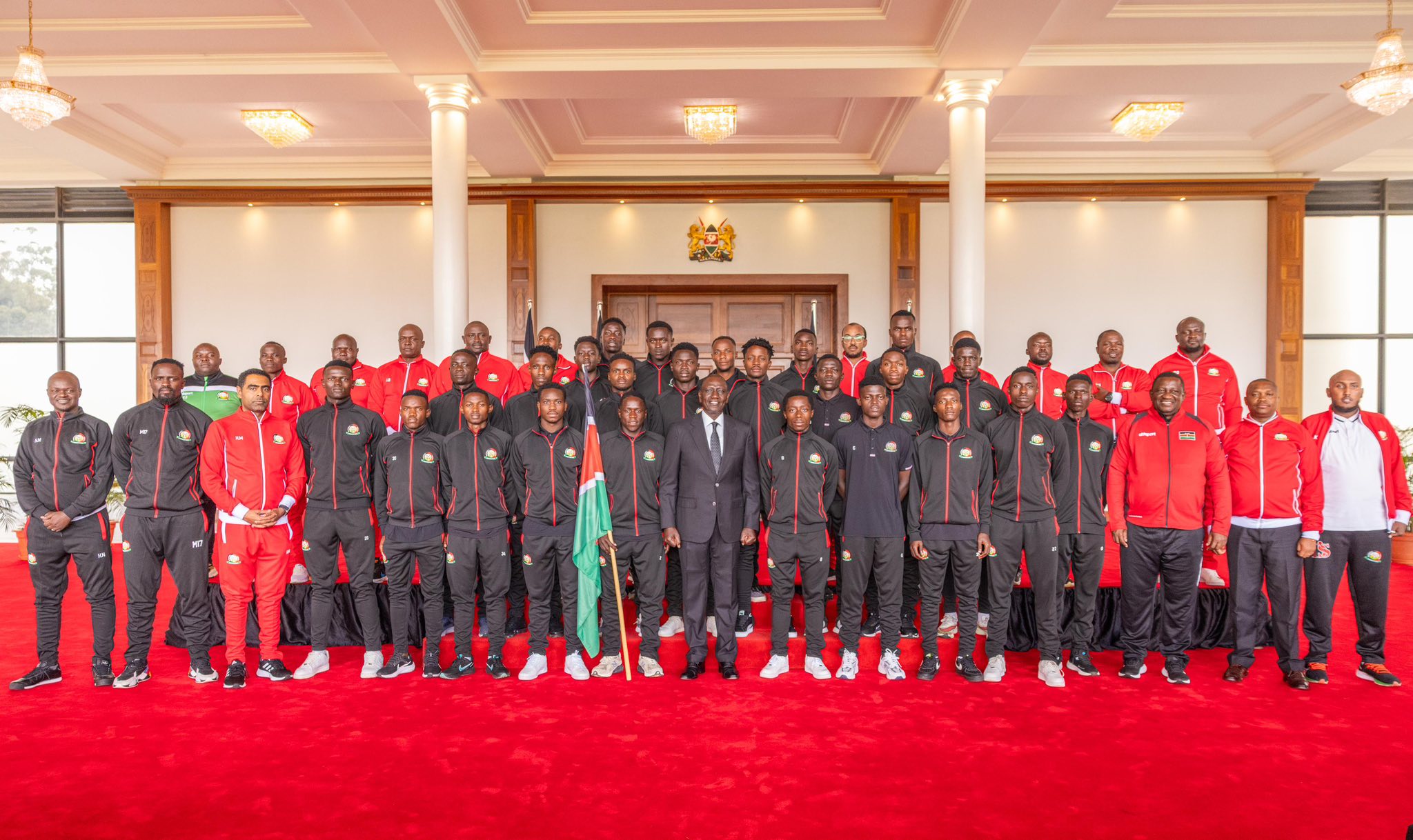 PHOTOS: Ruto hands flag to U-20 men's football team